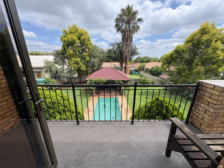 3 Bedroom Property for Sale in Safari Gardens North West